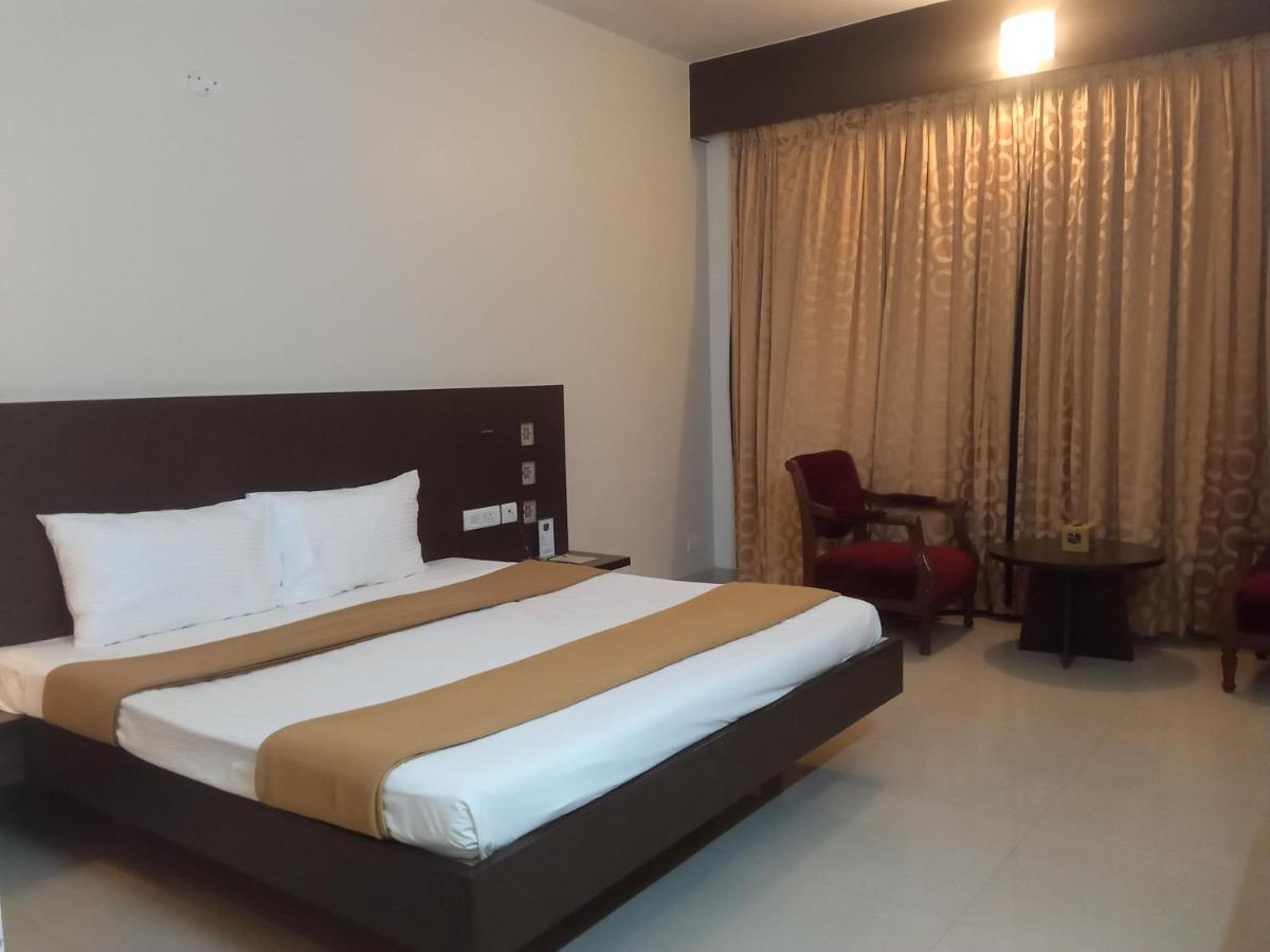 Rns One Hotel Subrahmanya Bagian luar foto