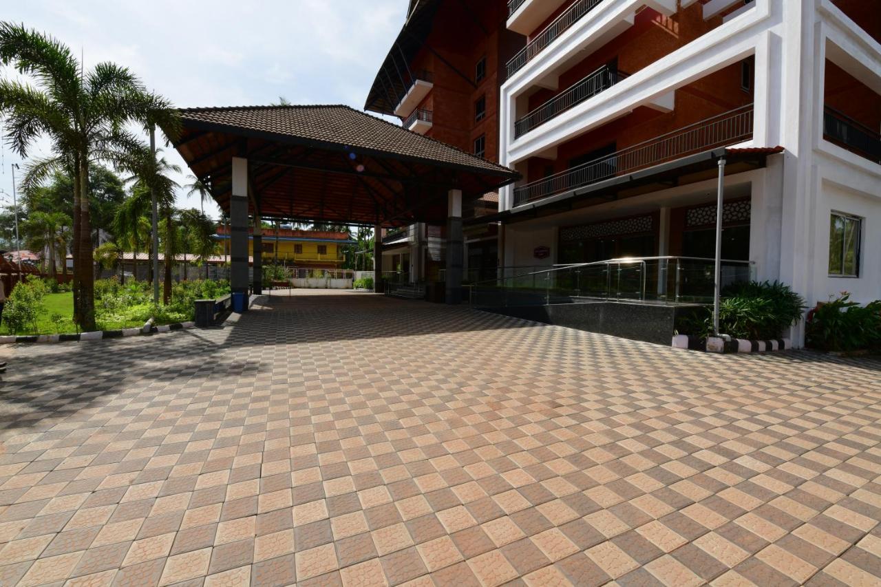 Rns One Hotel Subrahmanya Bagian luar foto